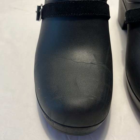 Crocs Sarah Black Platform Slip-On Clogs, Size 10 - Picture 10 of 15
